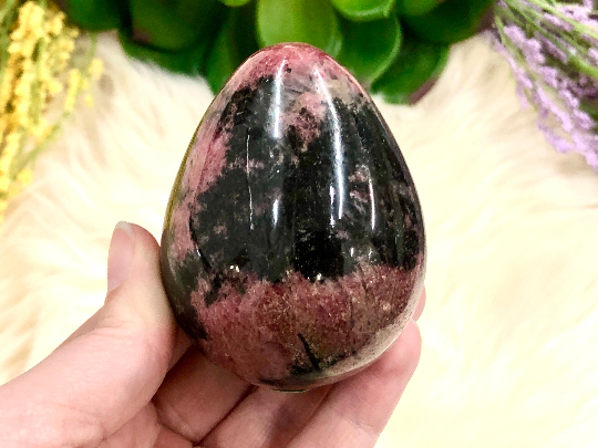 Rhodonite Egg 67 LM - Heart Chakra Stone