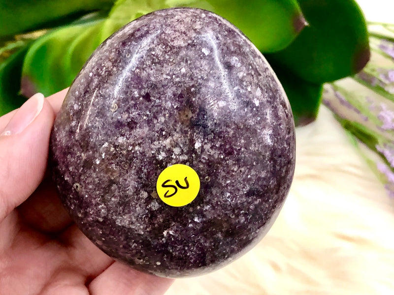 Lepidolite Palmstone - Lepidolite Gallet - Third Eye & Crown Chakra