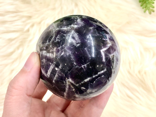 Chevron Amethyst Free-Standing Sphere 61mm JL - Third Eye & Crown Chakra