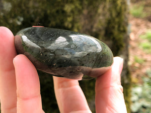 Labradorite Palm Stone 83mm - Labradorite Gallet