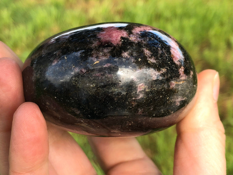 XXL Rhodonite Stone Gallet 81mm