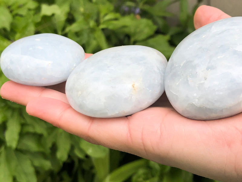 Blue Calcite Palm Stone Gallet