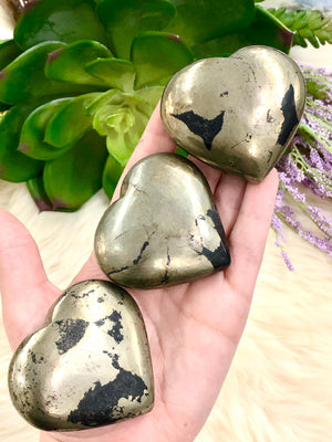 Pyrite Heart - Healer's Gold - Polished Fools Gold - Meditation Crystal - Crystal Grid- Altar Decor -Protection Stone - Solar Plexus Chakraa
