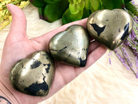 Pyrite Heart - Healer's Gold - Polished Fools Gold - Meditation Crystal - Crystal Grid- Altar Decor -Protection Stone - Solar Plexus Chakraa