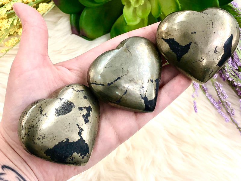 Pyrite Heart - Healer's Gold - Polished Fools Gold - Meditation Crystal - Crystal Grid- Altar Decor -Protection Stone - Solar Plexus Chakraa